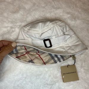 Baby Burberry bucket hat size 46
